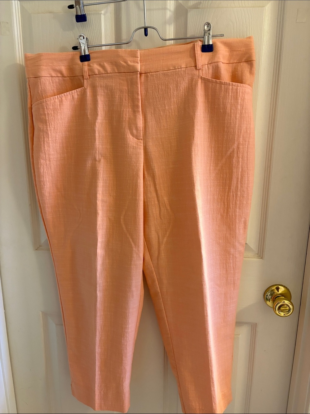 Women’s Peach Straight-Leg capri